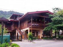Hotel Quetzales